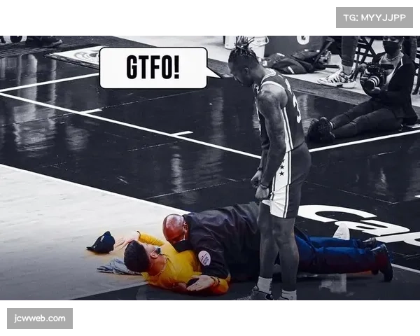 球迷冲入场内与球员自拍，导致NBA比赛中断五分钟